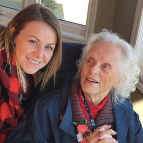 Meet your Posher, Liz - Picture 1 of 1